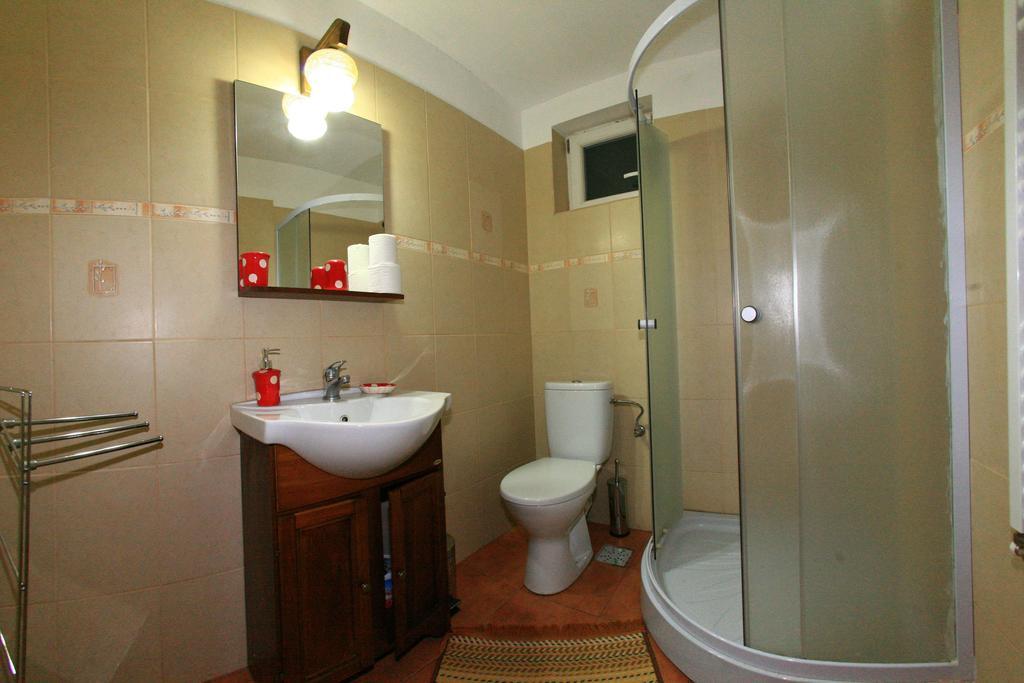 Cuibul Salamandrelor Hotel Sarmizegetusa Kamer foto
