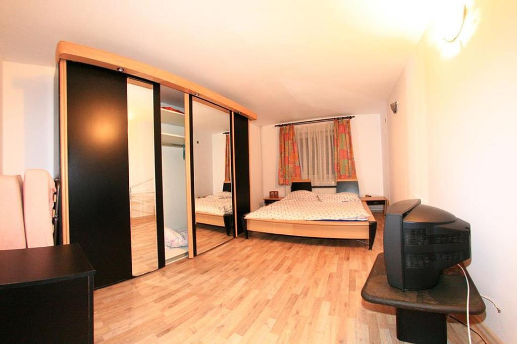 Cuibul Salamandrelor Hotel Sarmizegetusa Buitenkant foto
