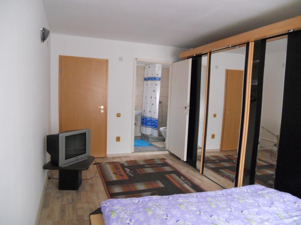 Cuibul Salamandrelor Hotel Sarmizegetusa Buitenkant foto
