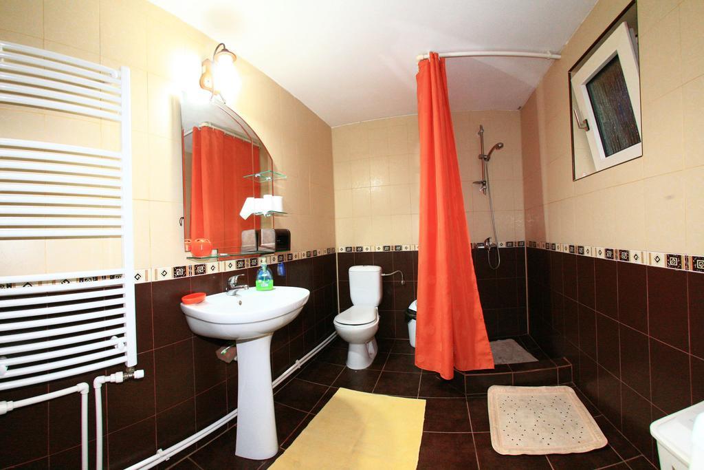 Cuibul Salamandrelor Hotel Sarmizegetusa Kamer foto